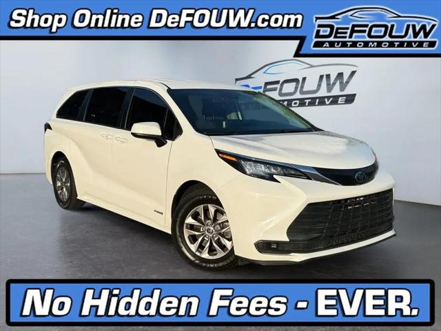 2021 Toyota Sienna LE for sale in Lafayette, IN