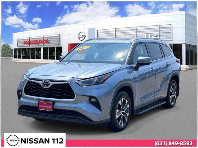 2022 Toyota Highlander XLE for sale in PATCHOGUE, NY