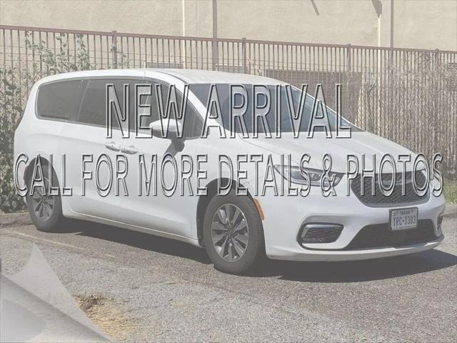 2023 Chrysler Pacifica Hybrid Touring L for sale in Cerritos, CA