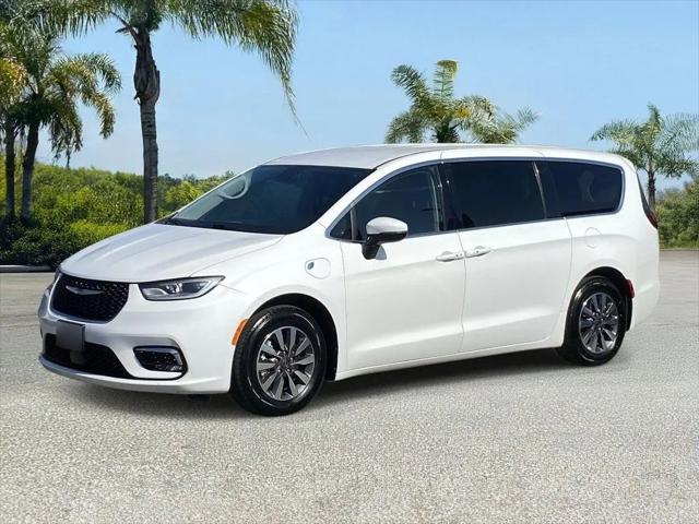 2023 Chrysler Pacifica Hybrid Touring L for sale in Cerritos, CA