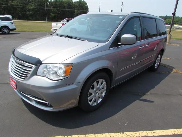 2016 Chrysler Town & Country Touring for sale in Black River Falls, WI