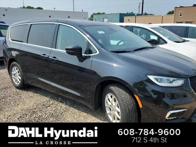 2024 Chrysler Pacifica Touring L for sale in La Crosse, WI