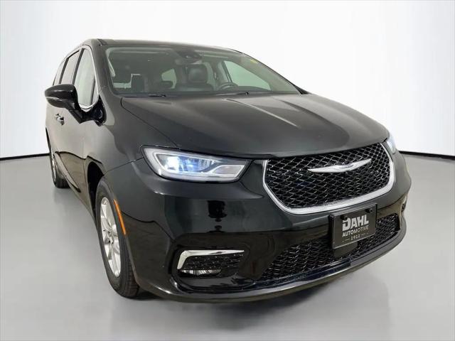 2024 Chrysler Pacifica Touring L for sale in La Crosse, WI