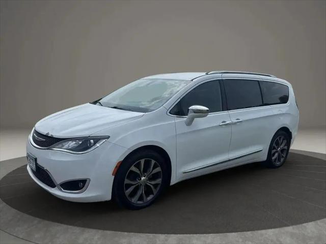 2017 Chrysler Pacifica Limited for sale in Jordan, MN