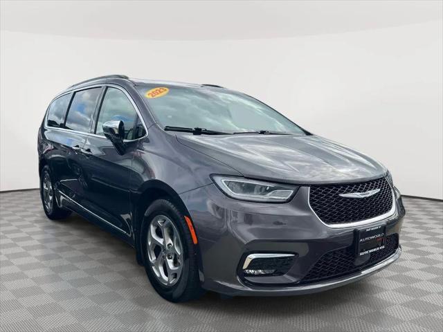 2023 Chrysler Pacifica Limited for sale in East Meadow, NY