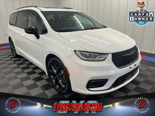 2025 Chrysler Pacifica Limited for sale in Bridgeport, NY