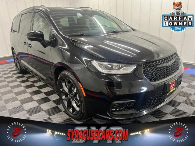 2025 Chrysler Pacifica Limited for sale in Bridgeport, NY