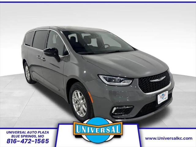 2025 Chrysler Pacifica Select for sale in Blue Springs, MO