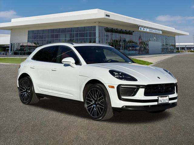 2024 Porsche Macan T