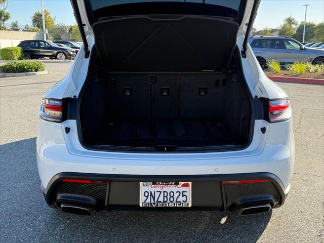 2024 Porsche Macan T