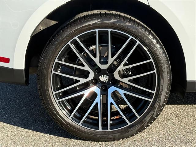 2024 Porsche Macan T