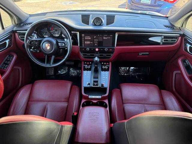 2024 Porsche Macan T