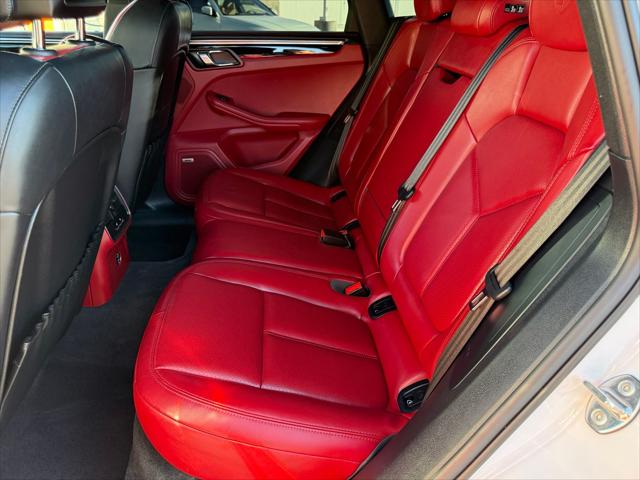 2024 Porsche Macan T