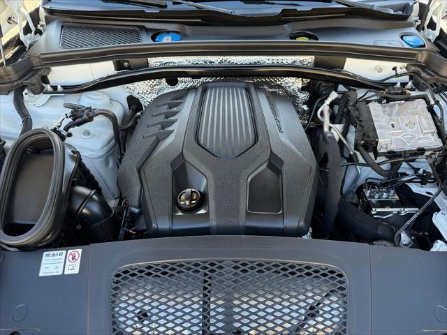 2024 Porsche Macan T