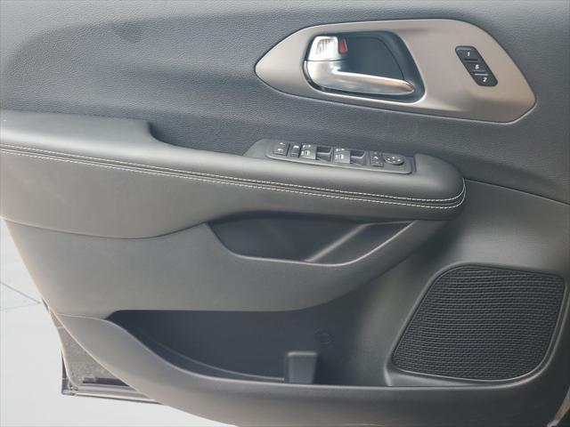 2027 Chrysler Pacifica Limited
