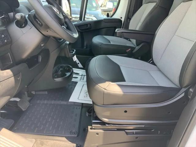 2026 Ram ProMaster Cargo Van Tradesman High Roof 159 WB EXT w/Pass Seat