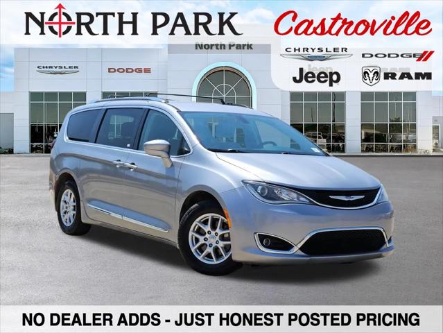 2020 Chrysler Pacifica Touring L for sale in Castroville, TX