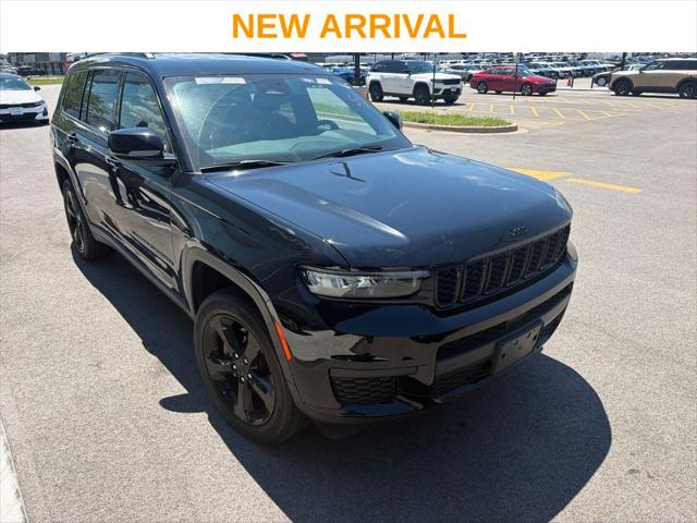 2023 Jeep Grand Cherokee L Altitude 4x4 for sale in Lansing, IL