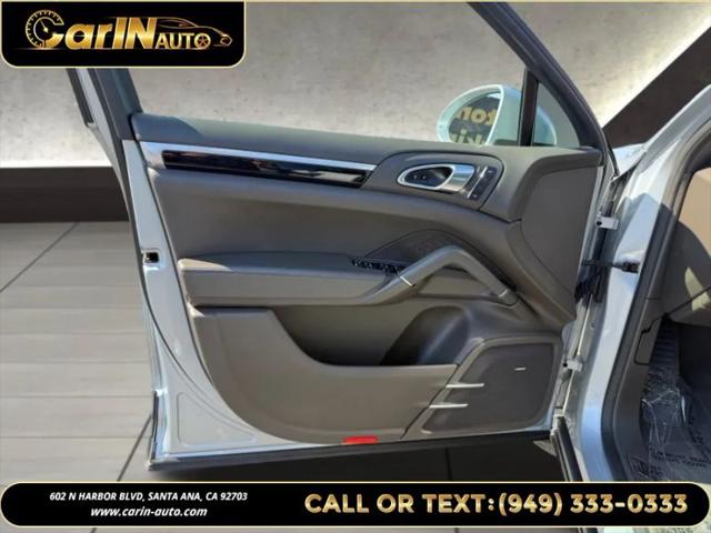 2017 Porsche Cayenne Platinum Edition