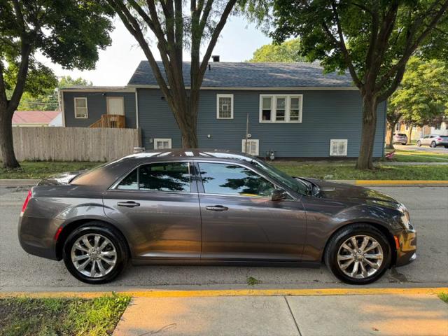 2016 Chrysler 300 Limited
