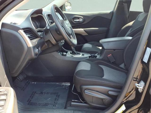 2017 Jeep Cherokee Sport