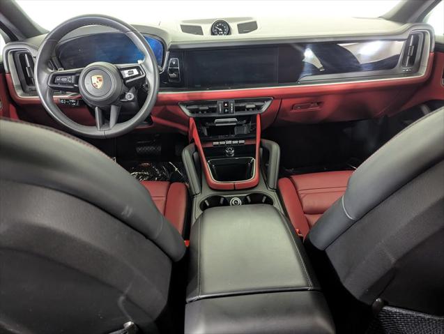 2025 Porsche Cayenne Unknown