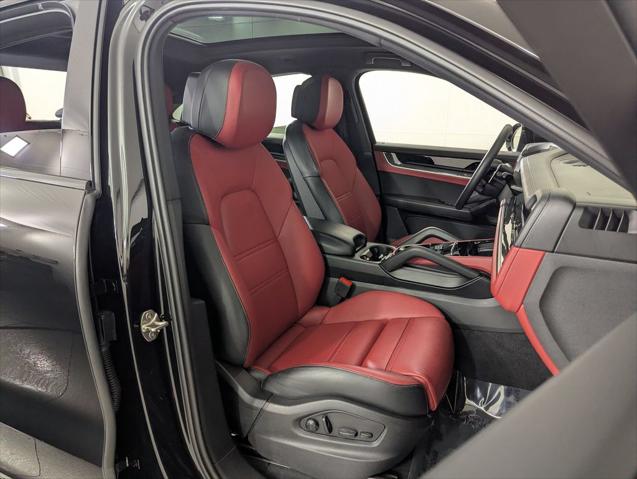 2025 Porsche Cayenne Unknown