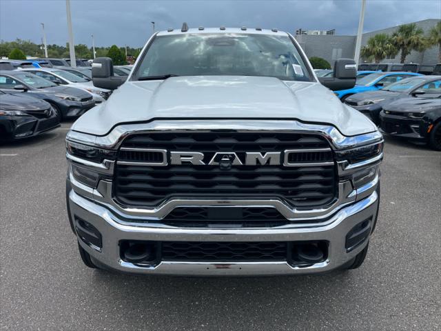 2026 RAM 5500 Chassis RAM 5500 TRADESMAN CHASSIS CREW CAB 4X4 84 CA