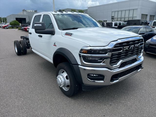 2026 RAM 5500 Chassis RAM 5500 TRADESMAN CHASSIS CREW CAB 4X4 84 CA