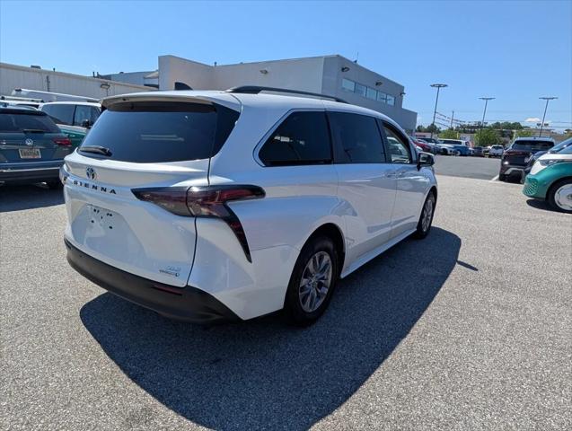 2024 Toyota Sienna XLE