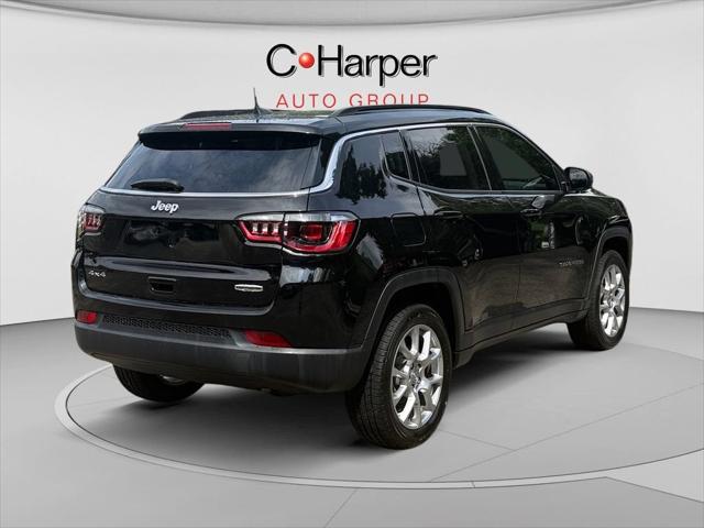 2022 Jeep Compass Latitude Lux 4x4 2022 Jeep Compass Latitude Lux 4x4