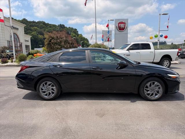 2024 Hyundai Elantra SEL 2024 Hyundai Elantra SEL
