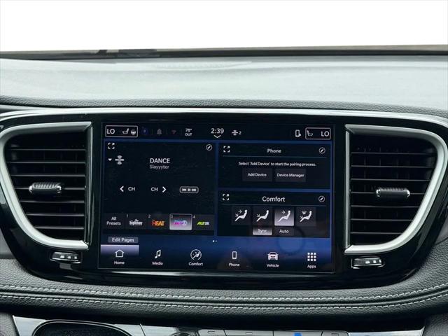 2025 Chrysler Pacifica Select