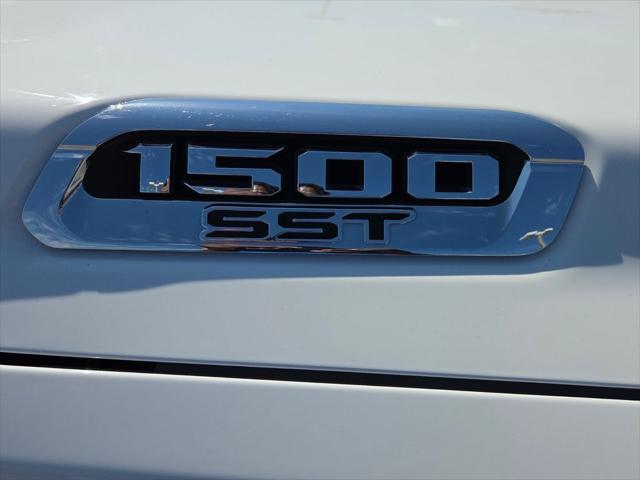 2025 Ram 1500 Laramie Crew Cab 4x4 5'7" Box