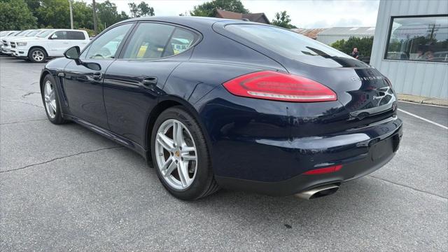 2016 Porsche Panamera 4