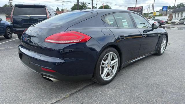 2016 Porsche Panamera 4