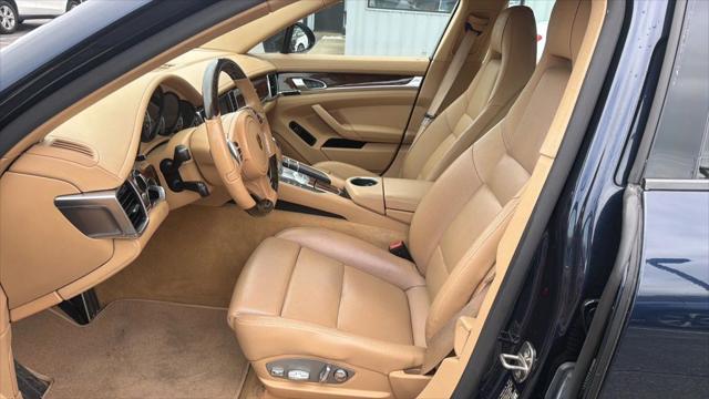 2016 Porsche Panamera 4