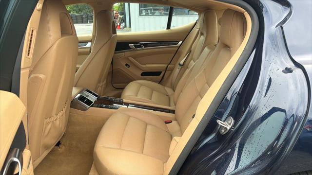2016 Porsche Panamera 4