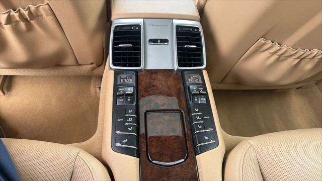 2016 Porsche Panamera 4