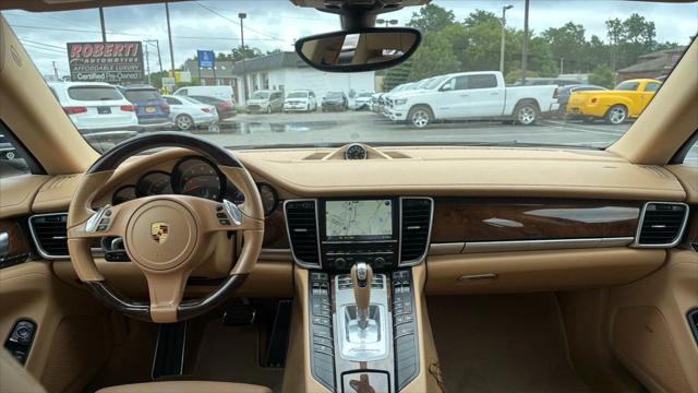 2016 Porsche Panamera 4