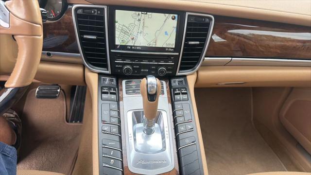 2016 Porsche Panamera 4