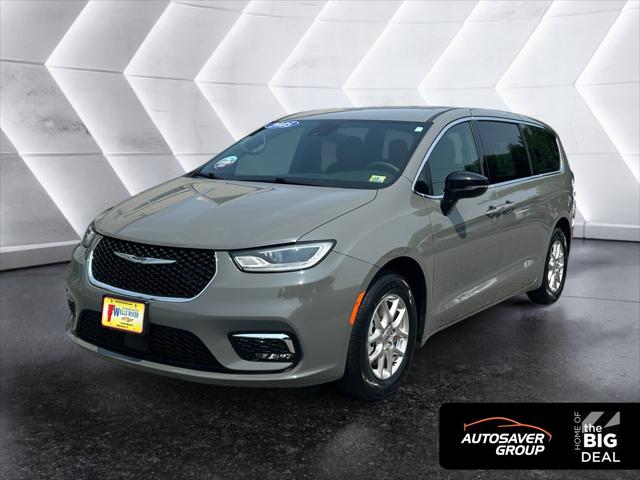 2025 Chrysler Pacifica Select for sale in Wells River, VT