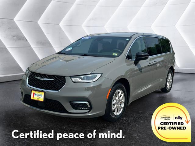 2025 Chrysler Pacifica Select for sale in Wells River, VT