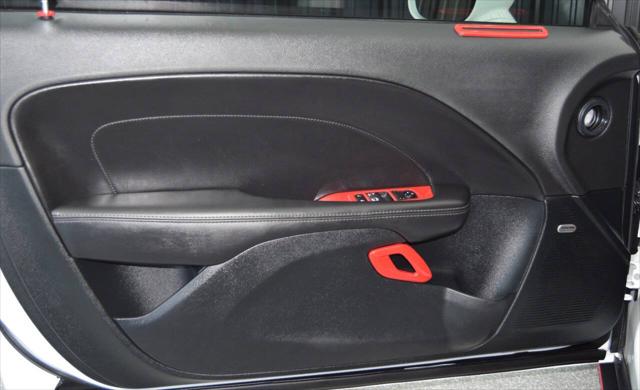 2018 Dodge Challenger 392 Hemi Scat Pack Shaker
