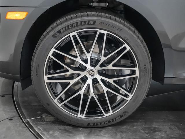2026 Porsche Macan AWD