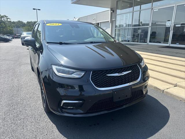 Used 2023 Chrysler Pacifica Touring L For Sale in Toledo, OH