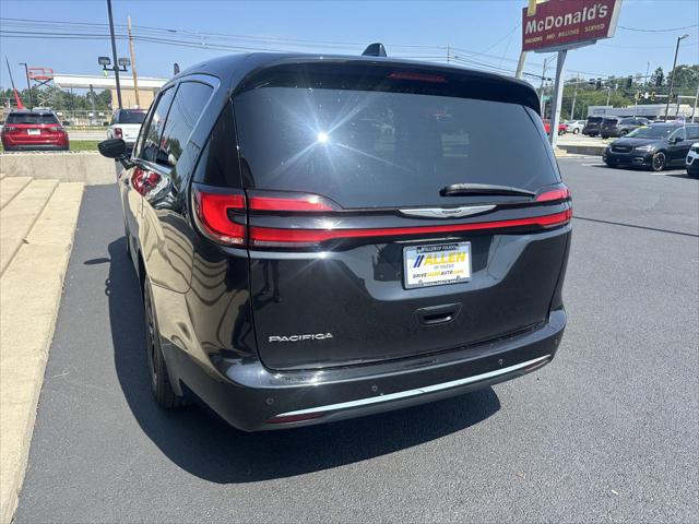 Used 2023 Chrysler Pacifica Touring L For Sale in Toledo, OH