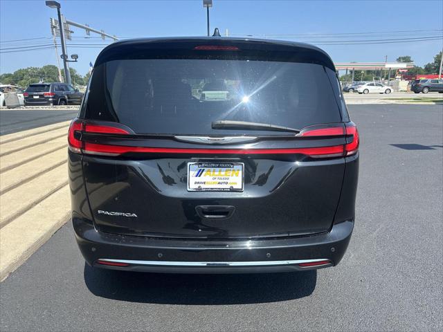Used 2023 Chrysler Pacifica Touring L For Sale in Toledo, OH