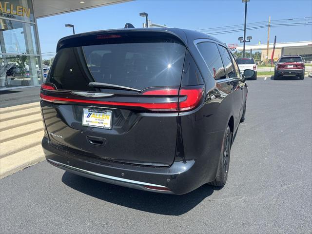 Used 2023 Chrysler Pacifica Touring L For Sale in Toledo, OH