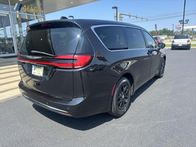 Used 2023 Chrysler Pacifica Touring L For Sale in Toledo, OH